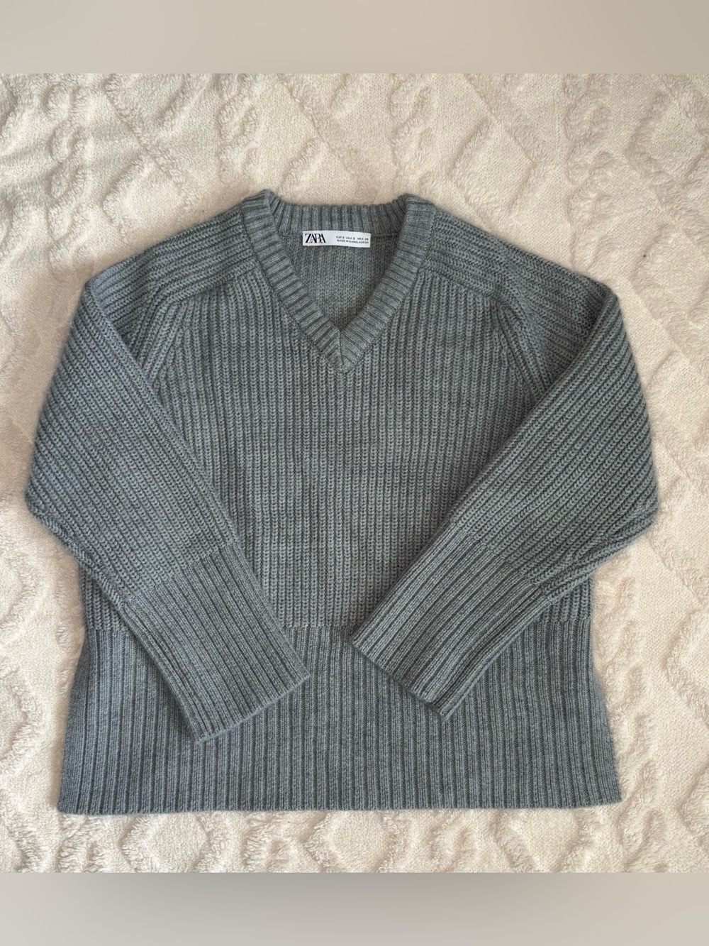 ZARA Ribbed V‑Neck Sweater
